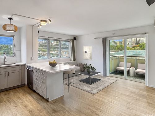 apt-201-509 University Ave, Honolulu, HI, 96826-5004 | Card Image