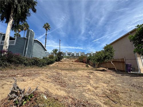201 E Pepper Dr, Long Beach, CA, 90807-4412 | Card Image