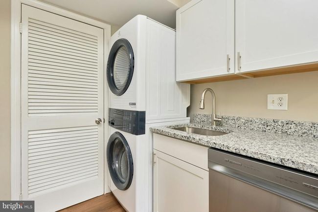8321 Irongate Way, Townhouse with 3 bedrooms, 3 bathrooms and null parking in MANASSAS VA | Image 18