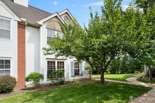 49 Colleen Ct, Kendall Park, NJ, 08824-1522 | Card Image