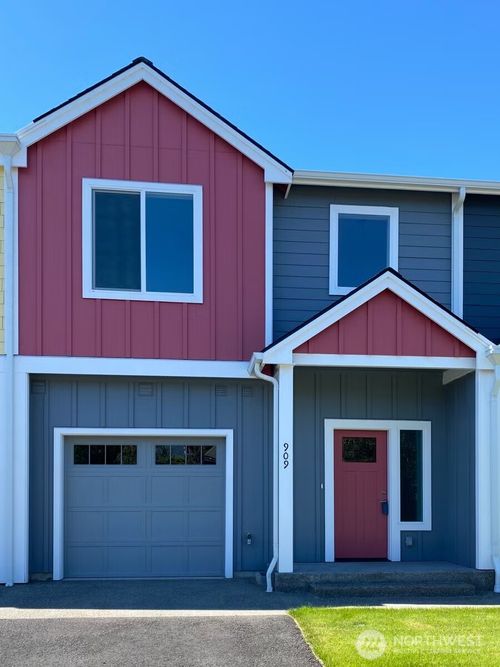 909 Washington Ave S, Long Beach, WA, 98631-3936 | Card Image