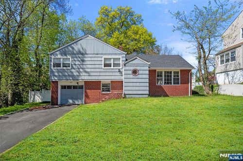 20 Blish Pl, Dumont, NJ, 07628-3104 | Card Image