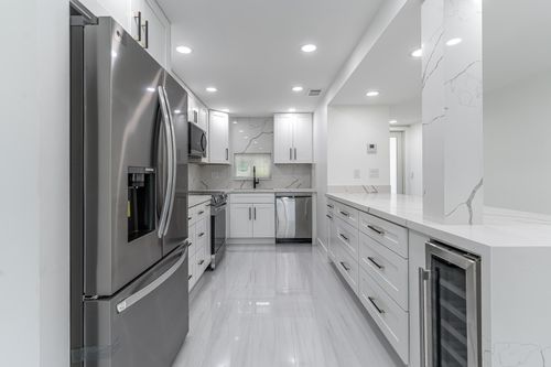 apt-308-9811 N Hollybrook Lake Dr, Pembroke Pines, FL, 33025-6306 | Card Image