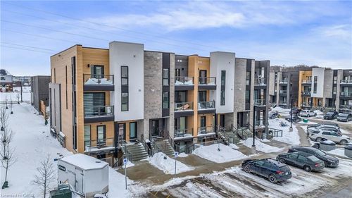 82-261 Woodbine Ave, Kitchener, ON, N2R0S7 | Card Image