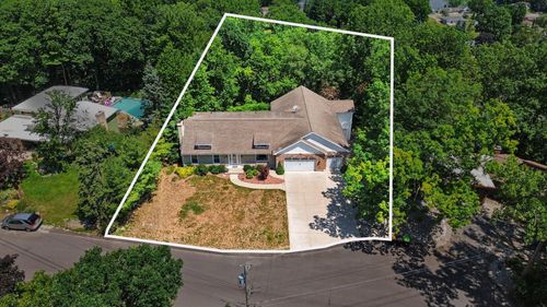 4994 Bluff Dr Ne, Grand Rapids, MI, 49525-1201 | Card Image