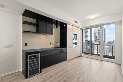 4714-70 Temperance St, Toronto, ON, M5H0B1 | Card Image