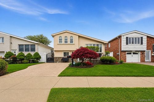 159-27 90th Street, New York, NY, 11414 | Card Image