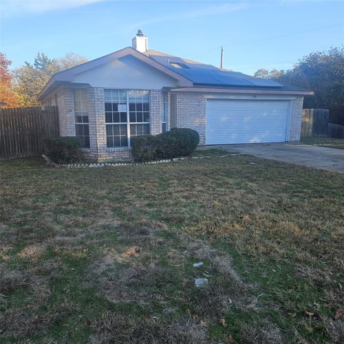 326 King Arthur Dr, Weatherford, TX, 76086-5933 | Card Image