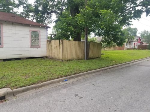 1407 Amundsen St, Houston, TX, 77009-3402 | Card Image