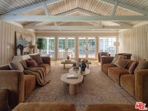 2 Eucalyptus Ln, Rolling Hills, CA, 90274-5010 | Card Image