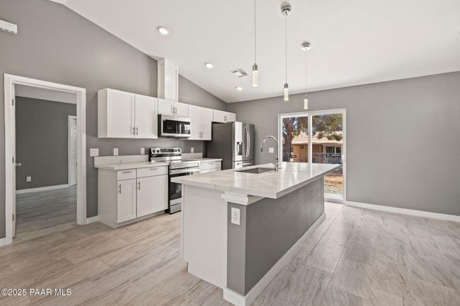 Kitchen | Image 11