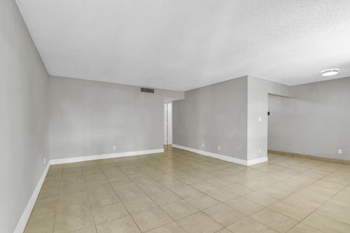 112 Meadows Cir, Boynton Beach, FL, 33436-8920 | Card Image