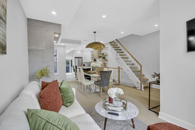 48 Brighton Ave, House attached with 5 bedrooms, 4 bathrooms and 2 parking in Ottawa ON | Image 8