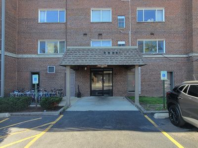 110 - 4500 Beau Monde Drive, Condo with 3 bedrooms, 3 bathrooms and 2 parking in Lisle IL | Image 2