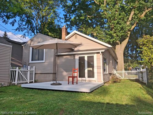2827 Gardner Ave, Berkley, MI, 48072-1372 | Card Image