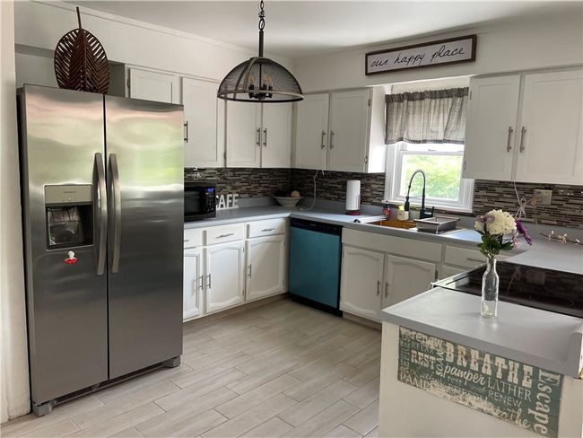 6331 Tuscarawas Rd, House other with 4 bedrooms, 2 bathrooms and 1 parking in Industry PA | Image 17