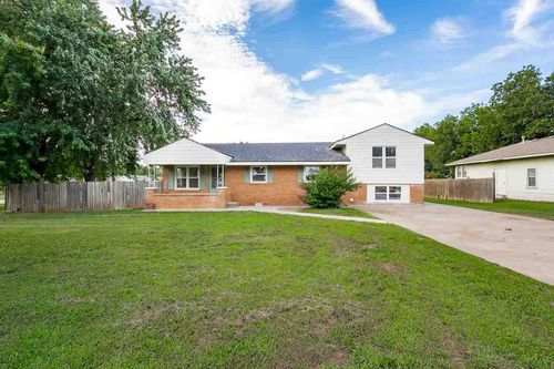 1211 Kaw Street, PERRY, OK, 73077 | Card Image