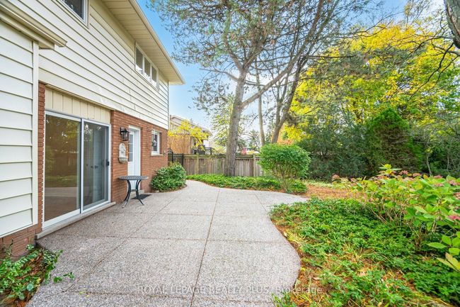 334 Oakwood Dr, House other with 3 bedrooms, 3 bathrooms and 2 parking in Burlington ON | Image 34