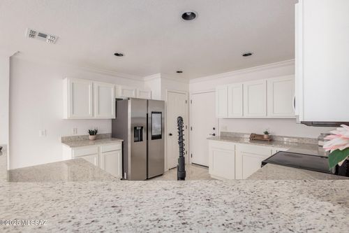 7894 E 34th St, Tucson, AZ, 85710-6064 | Card Image