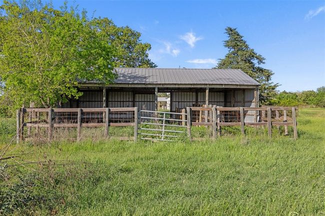 150 Huenefeld Ln, Home with 2 bedrooms, 3 bathrooms and 1 parking in Round Top TX | Image 27