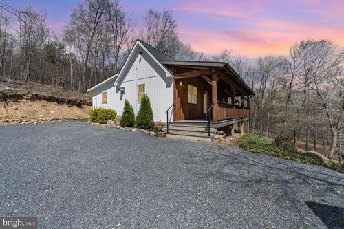 250 Hostetter Ln, Blain, PA, 17006-6380 | Card Image