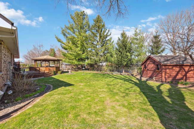 35 Frances Dr, House other with 6 bedrooms, 3 bathrooms and 4 parking in Forest ON | Image 38