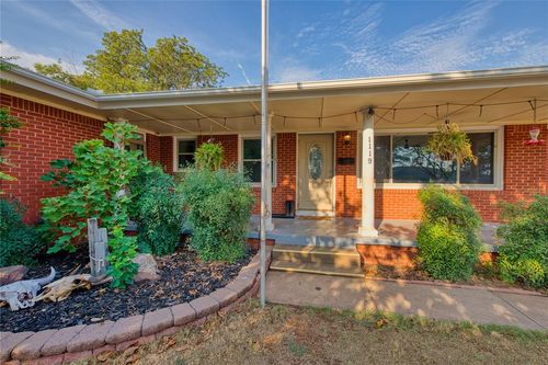 1119 Crestview Drive, Elk City, OK, 73644 | Card Image