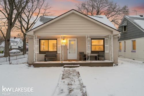 8205 State Park, Center Line, MI, 48015-1710 | Card Image