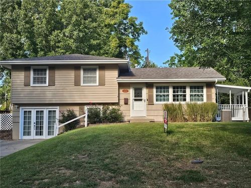 1608 Ne 60th Ter, Gladstone, MO, 64118-4909 | Card Image