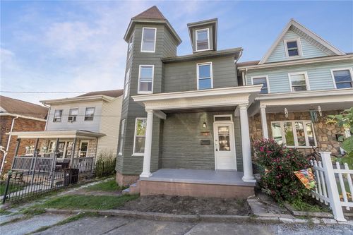 124 Market St, Tamaqua, PA, 18252-1709 | Card Image