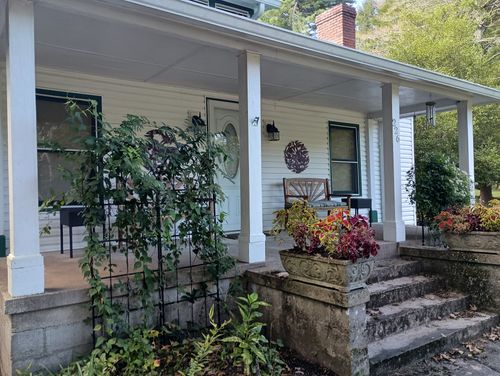 226 Lake Odonnell Rd, Sewanee, TN, 37375-2151 | Card Image