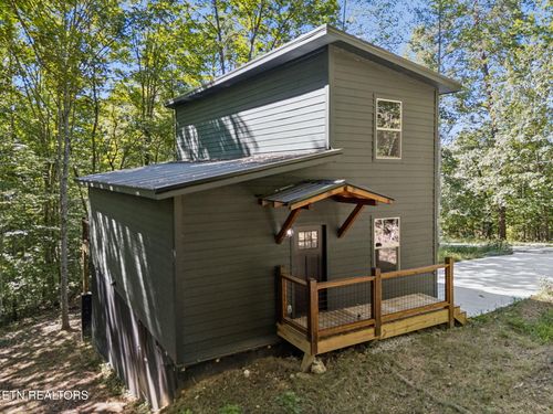 717 Country Oaks Ln, La Follette, TN, 37766-5906 | Card Image