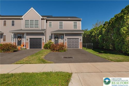 543 Long St, Emmaus, PA, 18049-2212 | Card Image