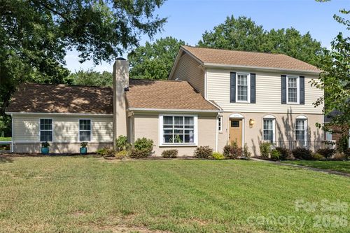 6777 Stoney Ridge Rd, Matthews, NC, 28104-3407 | Card Image