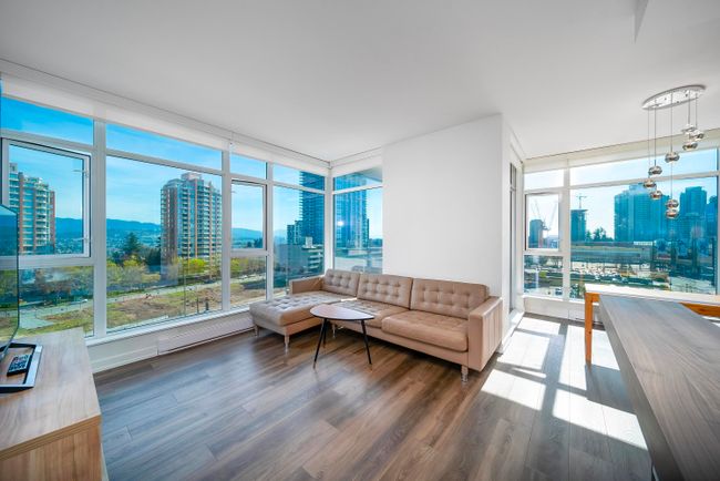 707 - 4688 Kingsway, Condo with 2 bedrooms, 2 bathrooms and 1 parking in Burnaby BC | Image 3