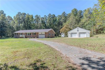 22517 Cox Road, House other with 3 bedrooms, 2 bathrooms and null parking in North Dinwiddie VA | Image 2