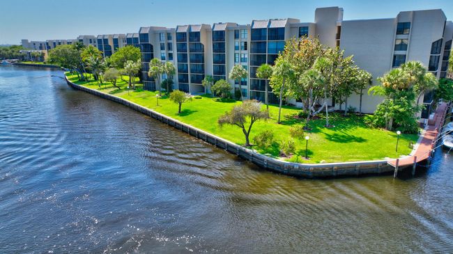 UNIT-202 - 16 Royal Palm Way, Condo with 2 bedrooms, 2 bathrooms and null parking in Boca Raton FL | Image 49