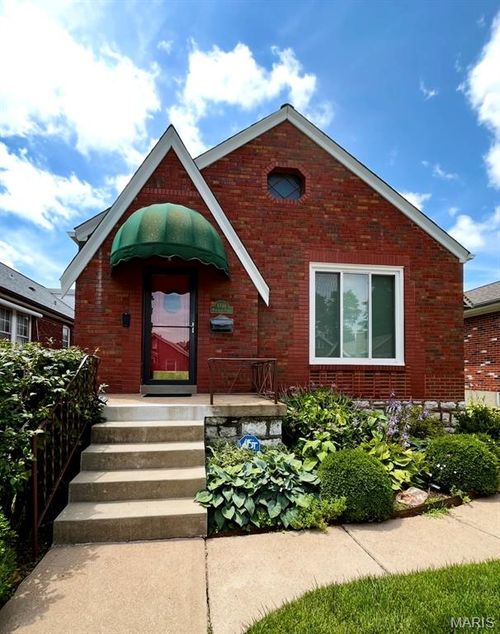 6546 Winnebago St, Saint Louis, MO, 63109-1243 | Card Image