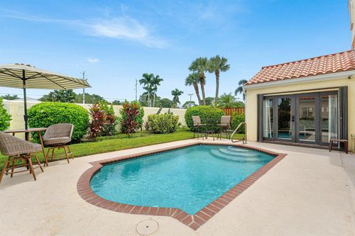 2530 La Lique Cir, West Palm Beach, FL, 33410-1415 | Card Image