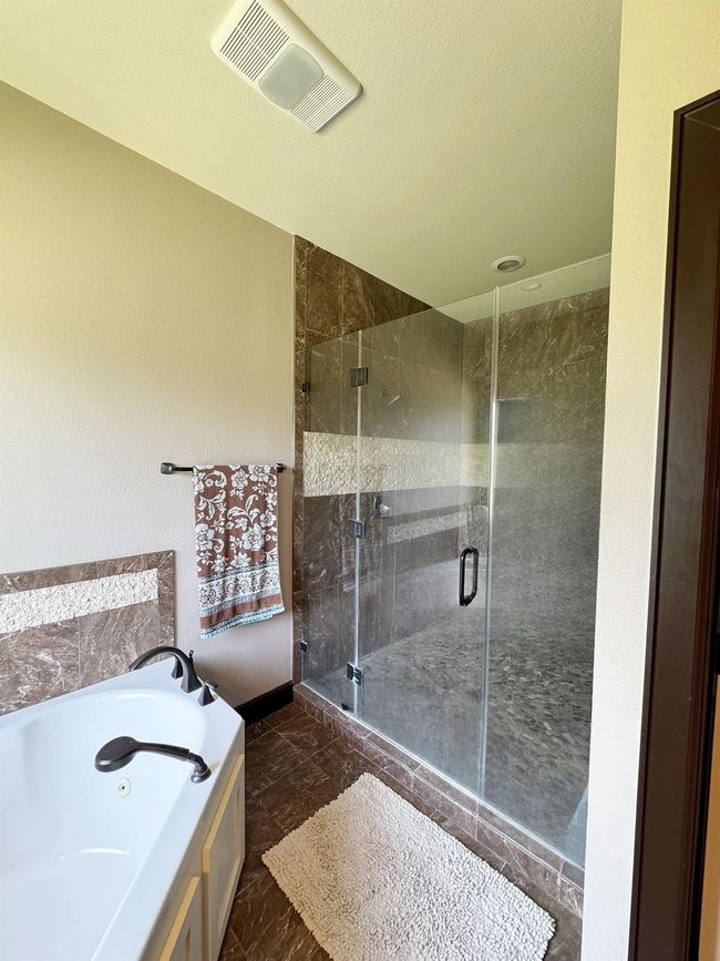 Primary Walk in Shower | Image 13