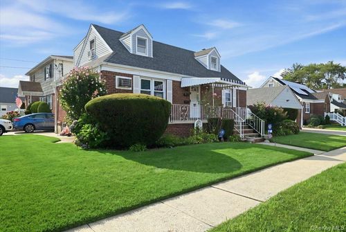 81 Franklin Street, Hempstead, NY, 11003 | Card Image