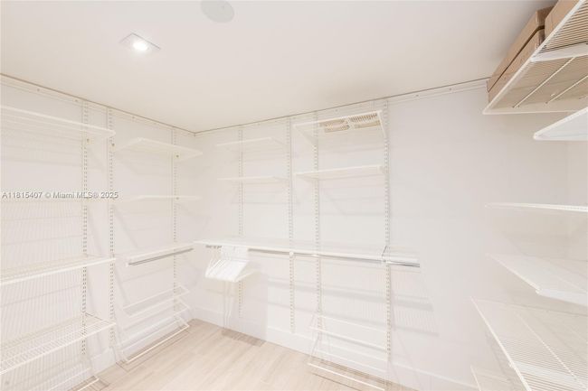 APT-306 - 181 Crandon Blvd, Condo with 3 bedrooms, 2 bathrooms and null parking in Key Biscayne FL | Image 14