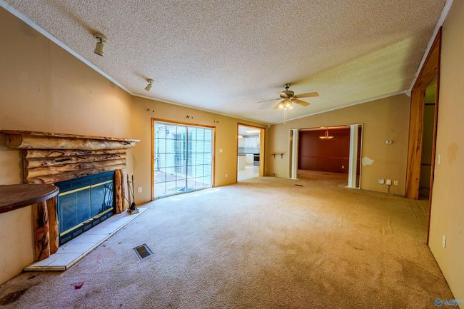 1041 Green Briar Cove Rd, House other with 4 bedrooms, 2 bathrooms and null parking in Union Grove AL | Image 12