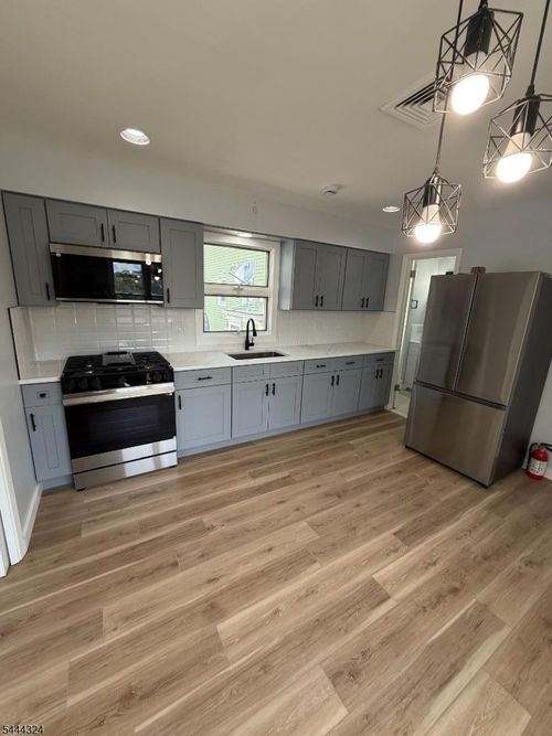 30 Avenue A, Lodi, NJ, 07644-1802 | Card Image