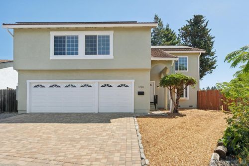 1724 Tampico Court, Petaluma, CA, 94954 | Card Image