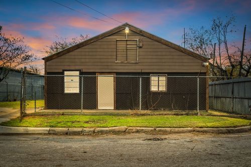 5800 E Roselane St, Fort Worth, TX, 76112-6908 | Card Image