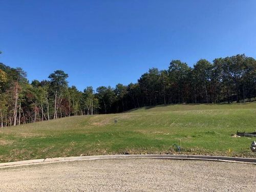 5678 Hunt Camp Rd, Roanoke, VA, 24018-8556 | Card Image