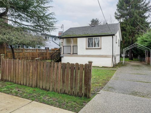 3260 Seaton St, Victoria, BC, V8Z3V7 | Card Image