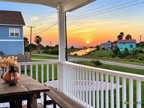 52 Anchor Ln, Seadrift, TX, 77983-4441 | Card Image