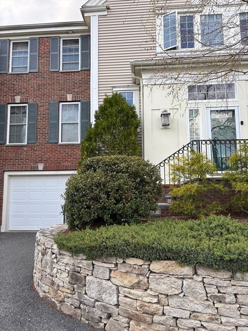 19-19 Imperial Ct, Westborough, MA, 01581-3673 | Card Image